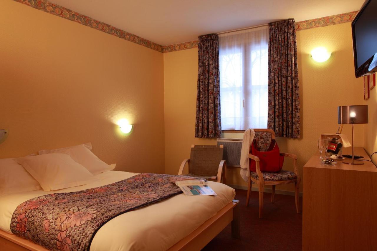 Logis Le Luth Hotel Mirecourt Exterior photo